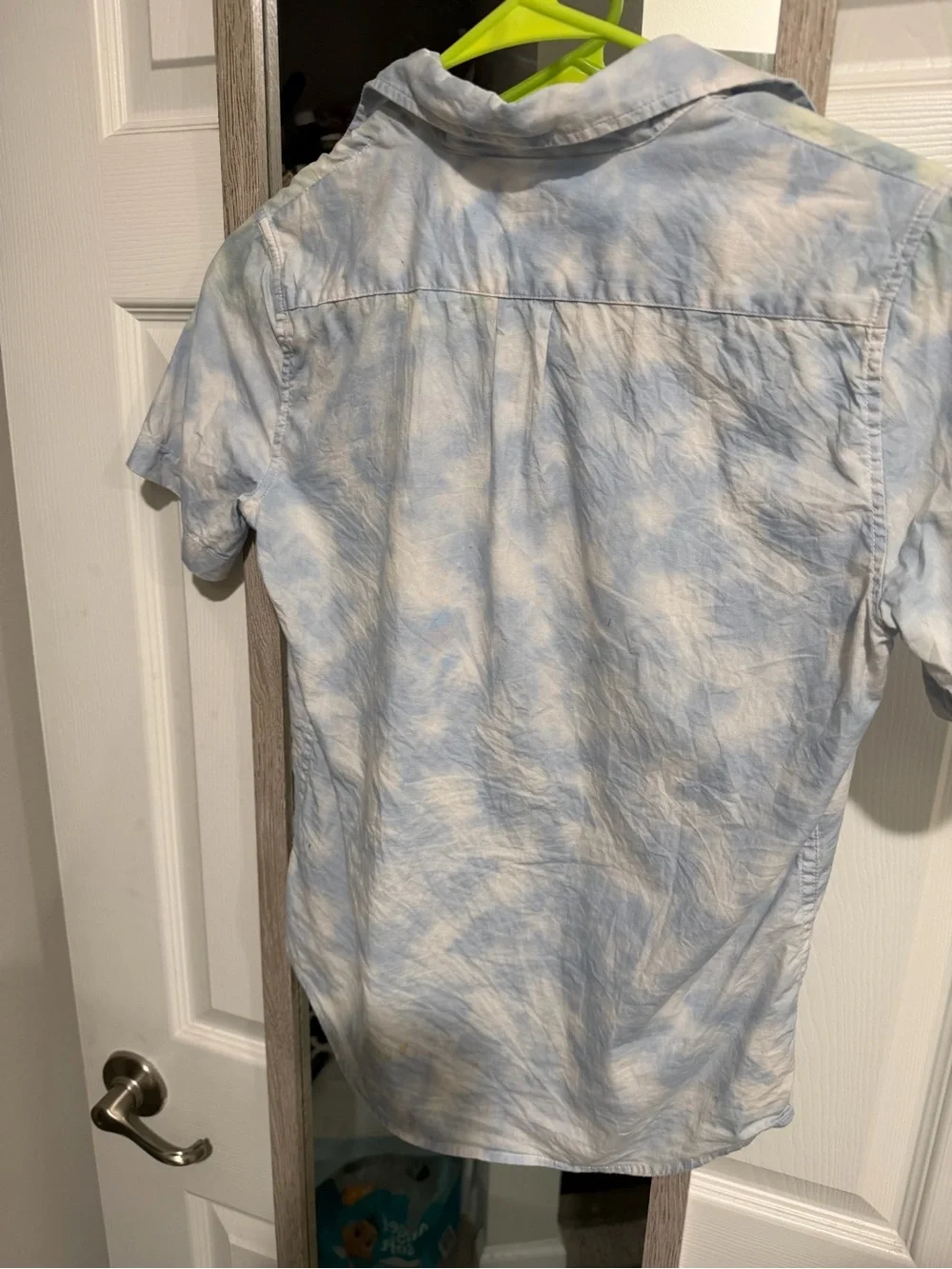 GAP Men's Short-Sleeve Cloud Wash Button-Down Shirt - Light Blue & White